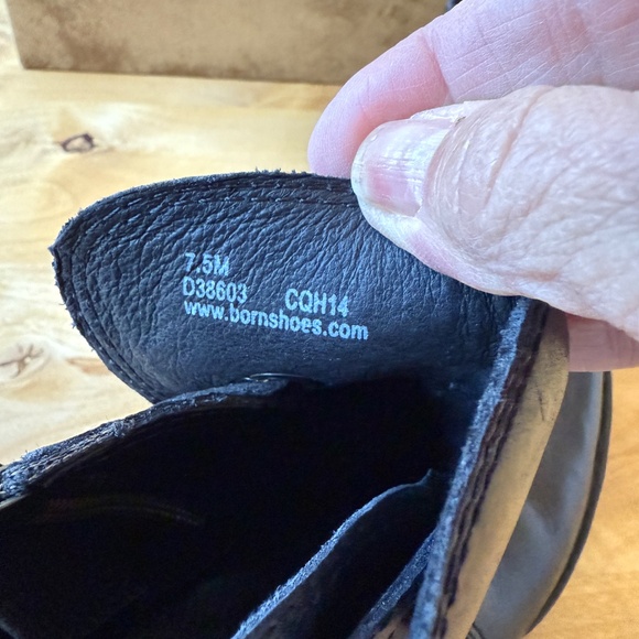 BORN JEM LEATHER ANKLE BOOTS BOOTIES BUCKLE DETAIL SIDE ZIP NIB BLACK 7.5 - Picture 8 of 12